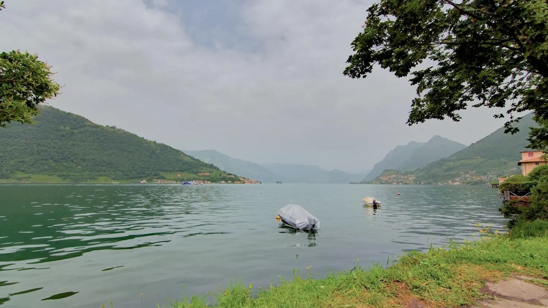 Penthouse Iseo Lake View - Free Wi-Fi And Private Parking Included Sale Marasino Apartamento