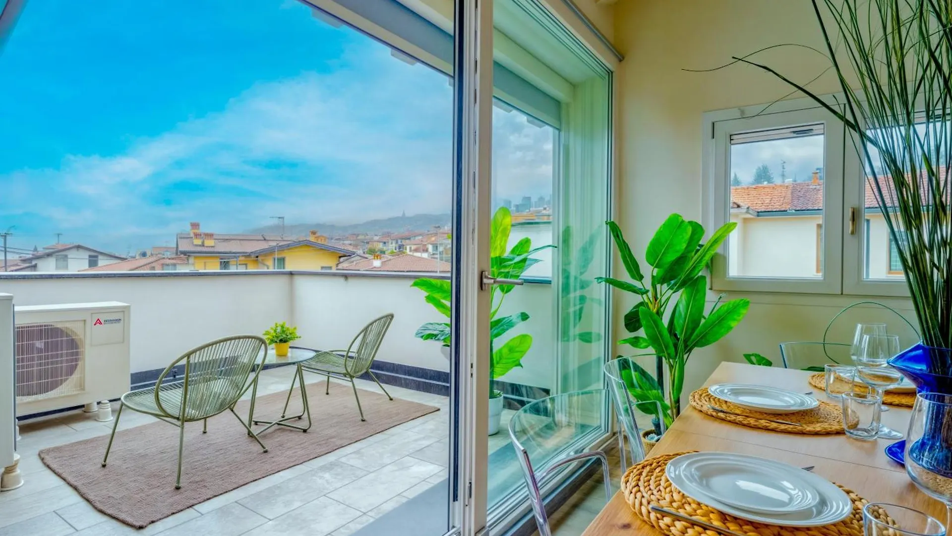 Penthouse Iseo Lake View - Free Wi-Fi And Private Parking Included Sale Marasino Itália